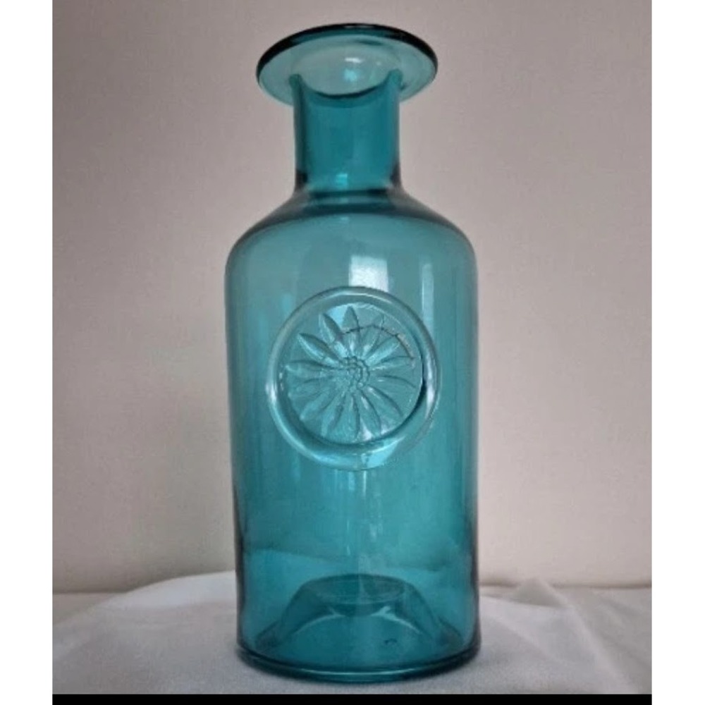 MCM Dartington Art Glass Teal Blue Daisy Medallion Vase 9.75" Hand Blown Sea EUC